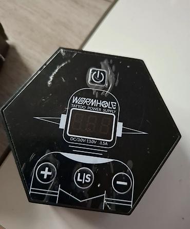 ukrasne merdevine ikea: Wormhole Tattoo napajanje – digitalni izvor napona za tetovažerske — 1