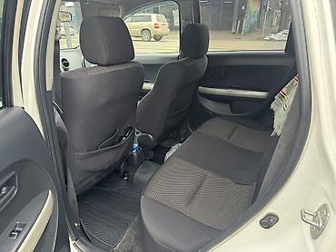 Toyota: Toyota ist: 2003 г., 1.5 л, Автомат, Бензин, Седан — 5