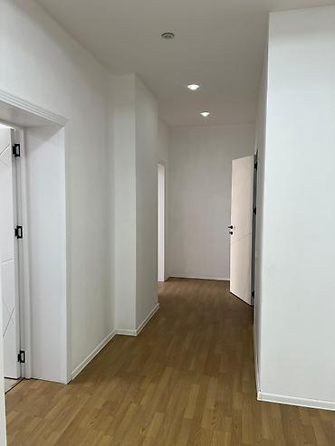 köhnə suraxanı: Nərimanov heykəlinin yanı. İsmayıl Qutqaşınlı küçəsində, Altes Plazada — 5