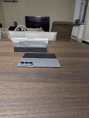 чехии: Продаю Samsung Galaxy Z Fold 7 складной смартфон. + чехол в подарок — 6