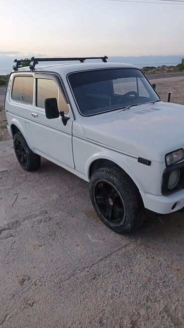 нива решотка: ВАЗ (ЛАДА) 4x4 Нива: 2000 г., 1.6 л, Механика, Бензин, Внедорожник