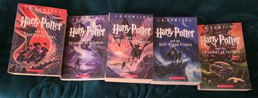 CD, DVD disklər və kassetlər: Məhsul: Harry Potter kitabları – J.K. Rowling (Scholastic nəşri)