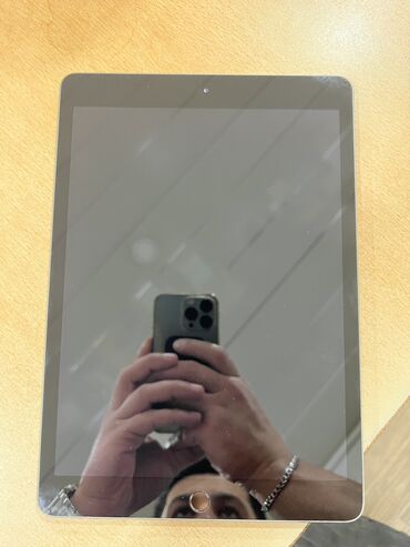 чехол планшет 8: Б/у Apple iPad 8 (2020), 10,2", < 64 ГБ, Бесплатная доставка
