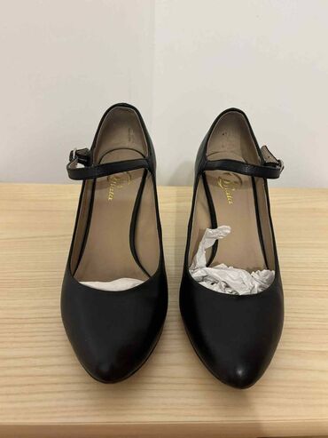 baletanke sa kaisem: Sandals, Bata, 36