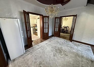Долгосрочная аренда домов: 🏡✨ СДАЕТСЯ БОЛЬШОЙ ДОМ С ГОТОВЫМ ЦЕХОМ 📍 Адрес: ул. Казакова 36 (район — 4