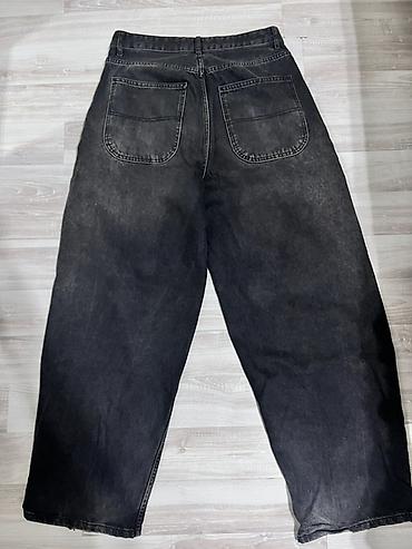 Kişi geyimləri: Cins şalvar, Bershka — 7