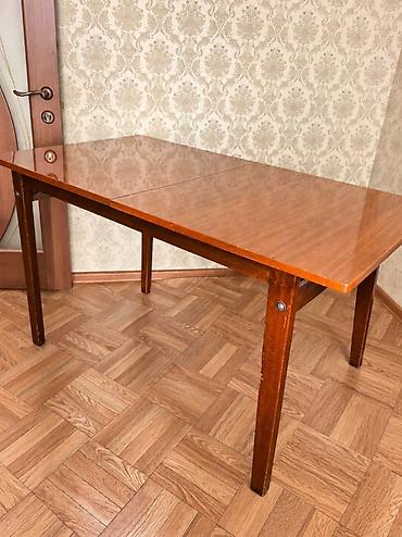 Обеденный/рабочий раздвижной стол из массива/шпона дерева с лаковой