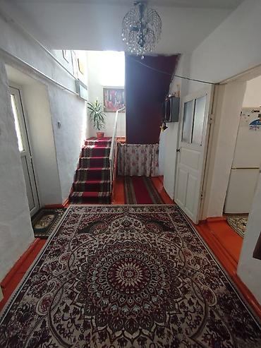 Продажа коттеджей и домов: Срочно продается двухэтажный дом со всеми удобствами, на первом этаже — 3