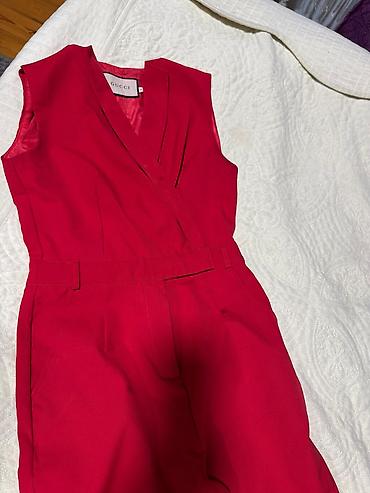 Dəstlər, kostyumlar: Coxsu amerikadan alinib . Hamsi cox yaxwi veziyyetdedir. Her biri 1. 2 — 10