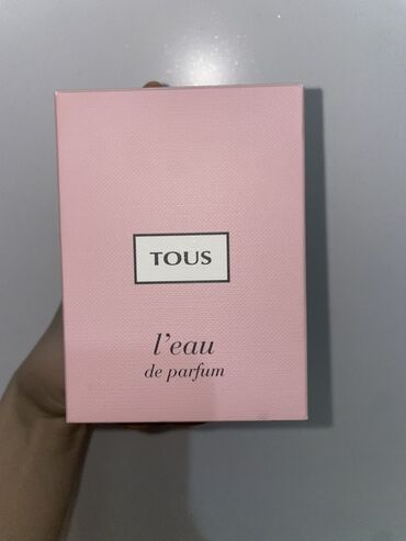 Ətriyyat: Tous L'eau de Parfum - 30 ml həcmində, zərif çəhrayı qablaşdırmada
