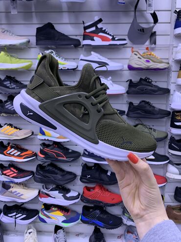Кроссовки и спортивная обувь: Кроссовки мировых брендов Мы уже 7 лет радуем клиентов оригинальной at lalafo.kg — 7 Кроссовки и спортивная обувь: Кроссовки мировых брендов Мы уже 7 лет радуем клиентов оригинальной — 7
