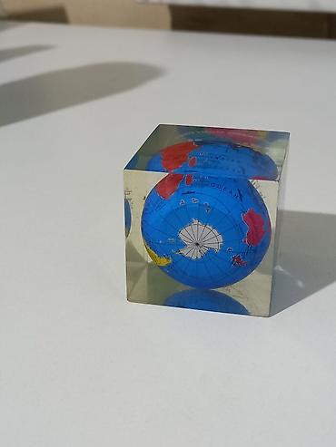 Oyuncaqlar: Статуэтка с земным шаром.4,5 см в длину и ширину — 2