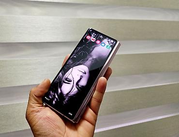 samsung galaxy fold2: Samsung Galaxy Z Fold 2, Б/у, 256 ГБ, цвет - Розовый, 2 SIM, 1 SIM — 3