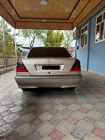 maşın 010: Mercedes-Benz C-Class: 1.8 l | 1997 il Sedan — 2