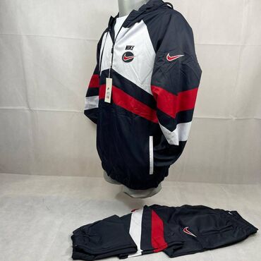 Trenerke: Nike muška trenerka

Novo
Veličine s m l xl 2xl 3xl — 2