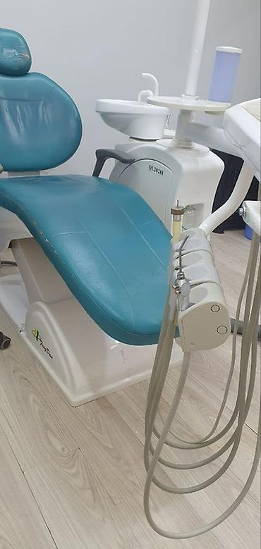 туалет для больных: Стоматологическая установка с креслом и врачебным стулом+ рабочий стол — 2