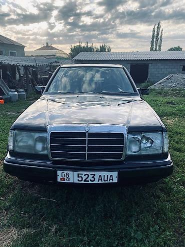 w124: Mercedes-Benz W124: 1989 г., Седан — 5