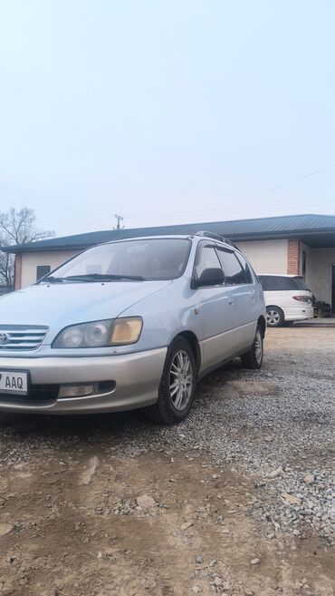 Toyota: Toyota Picnic: 1998 г., 2 л, Механика, Бензин, Универсал — 9