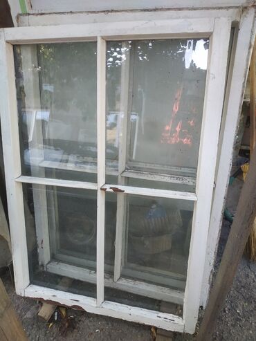 скамейка деревянная: Продаю советские оконные рамы со стеклами, 5 шт, по 150 каждая