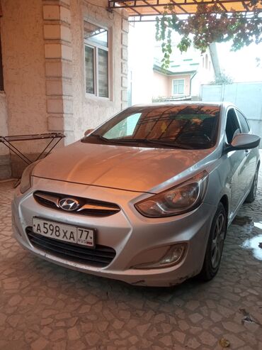 Hyundai: Hyundai Solaris: 2012 г., 1.6 л, Механика, Бензин, Седан