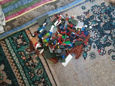 бу эмеректер: Сборная россыпь деталей LEGO (микс). - Разноцветные элементы разных