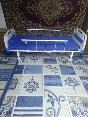 функциональная кровать для лежачих больных: Продается медицинская(функциональная) кровать 2-секционная ( для