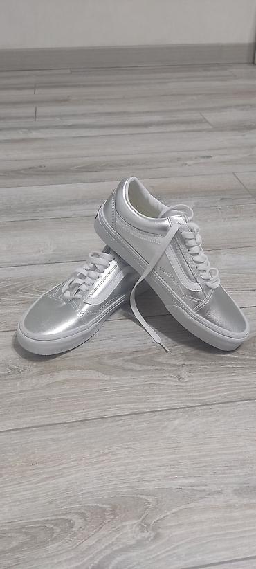 кеды новые: Кроссовки, 39, Vans, Новый, цвет - Серебристый, Самовывоз, Платная доставка — 2