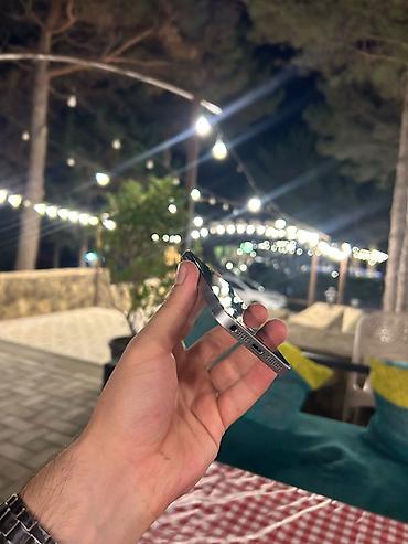 iphone sr: IPhone SE, Gümüşü, Barmaq izi — 1