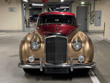 Bentley: Bentley S2 Long weelbase — это роскошный автомобиль с удлиннённой