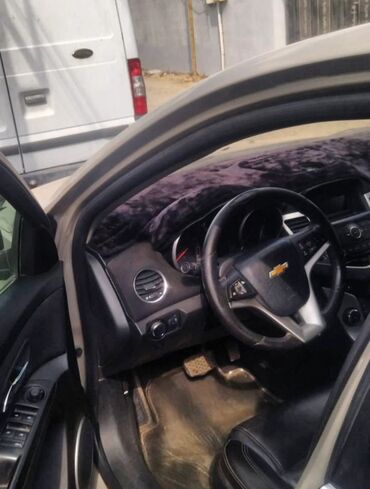 Chevrolet: Chevrolet Cruze: 1.4 l | 2011 il 212400 km Sedan — 15