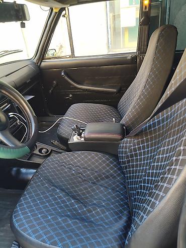vaz 21013: VAZ 2106 sedan - Kuzov: klassik 4 qapılı sedan, tünd yaşıl rəng, xrom — 4