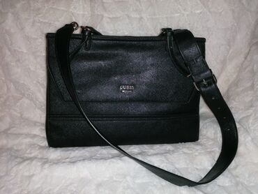 torba laura biagiotti: Guess original poslovna tasna Duzina 25cm Sirina 35cm Podesivi kais