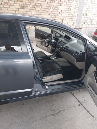 машына приора: Honda Civic: 2007 г., 1.3 л, Автомат, Бензин, Седан