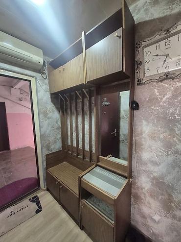 dehliz dolap: Dehliz dolabi yaxsi vezyetde qiymet 60 azn unvan Sumqayit(8110)Nahid — 1