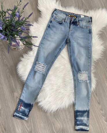 zenske uske farmerke: Jeans, Regular rise, Ripped