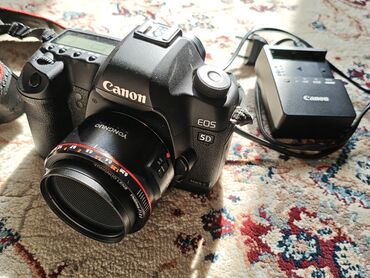 авто магинтол: Полноформатная зеркальная камера Canon EOS 5D Mark II с объективом