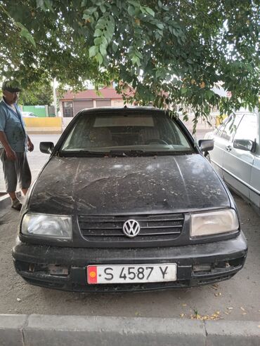 продаю венто: Volkswagen Vento: 1994 г., 1.6 л, Механика, Бензин, Седан