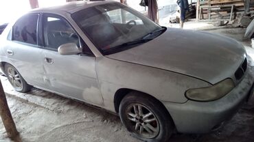 Daewoo: Daewoo Nubira: 1997 г., 1.6 л, Механика, Бензин