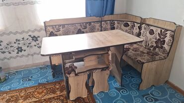 мебель в караколе: Комплект стол и стулья Кухонный, Б/у