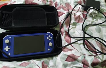 игры на nintendo switch: 🎮 Nintendo Switch Lite (синий) — отличное состояние, полный комплект