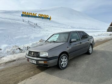 Volkswagen: Volkswagen Vento: 1993 г., 1.8 л, Механика, Бензин, Седан