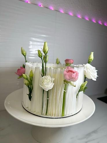 Съедобные букеты: ✨ ТРЕНДОВЫЕ ТОРТЫ, КОТОРЫЕ ХОЧЕТСЯ ФОТОГРАФИРОВАТЬ ✨ Сейчас торт — это — 2