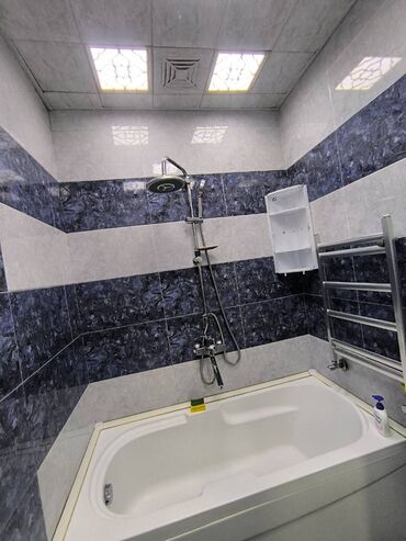 Uzunmüddətli kirayə mənzillər: 11-ci mikrorayonda, 5 mərtəbəli binanın 4-cü mərtəbəsində yerləşən — 7