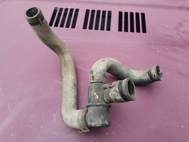 Auto delovi: Termostat sa crevima Lada 2121 Niva br.3. Polovno, očuvano. Skinuto sa — 10