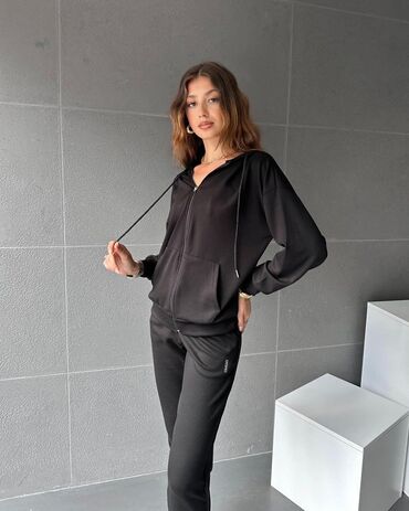 Komplet trenerke: Komplet trenerka S M L XL 2XL Cena 3700 din — 7