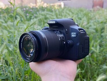 Фотоаппараты: Canon 700d С хорошим комплектом! В идеальном состоянии, без трещин