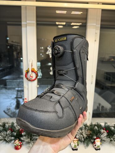 Сноуборды: Ботинки для сноуборда, практически новые. Пару раз одеванные. Размер