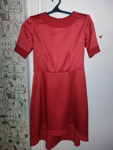 красный платье: Вечернее платье, Короткая модель, Атлас, Без рукавов