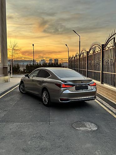 Lexus: Lexus ES: 2019 г., 2.5 л, Вариатор, Гибрид, Седан — 4