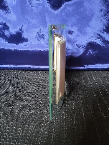 Slike i ramovi: Stakleni nov ram za sliku. Sve na ramu je odsjaj od svetla. Ram — 7